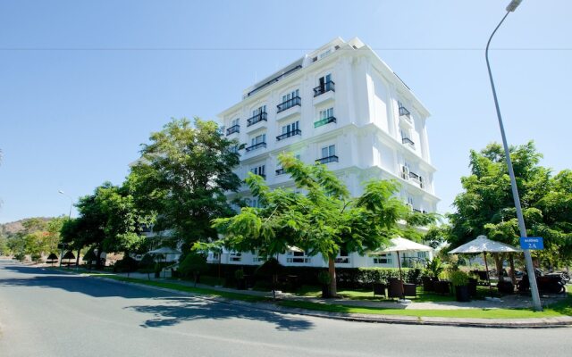 Paragon Villa Hotel вид на фасад
