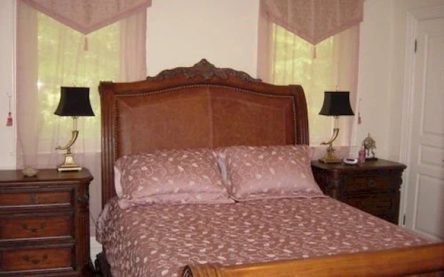 Pine Breeze Bed and Breakfast