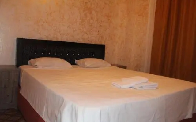 Cozy Corner Hotel