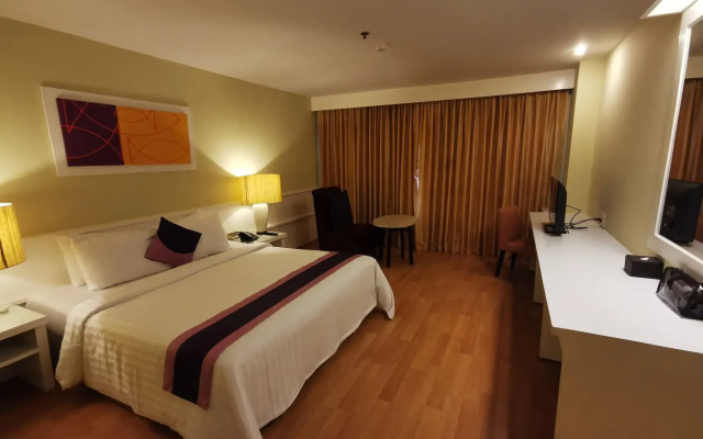 Tongtara Riverview Hotel