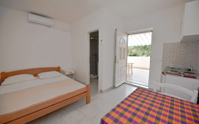 Apartments Caska VI
