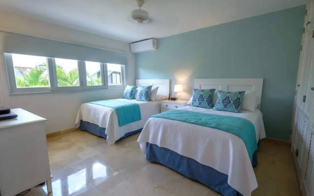Private Villa with Pool and Golf Cart