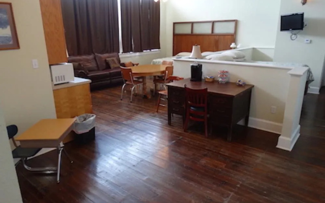 Davie School Inn