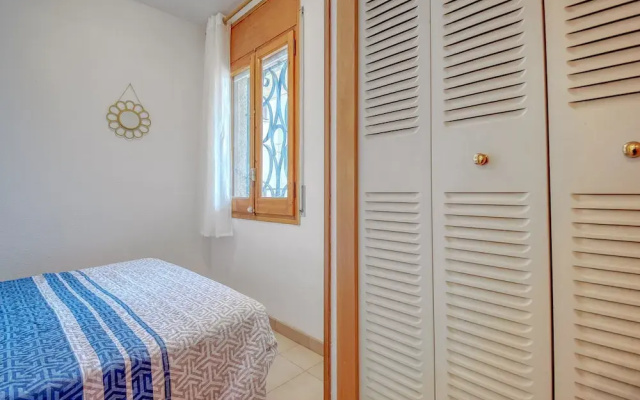 Apartment in Roses Near Platja del Eastrell