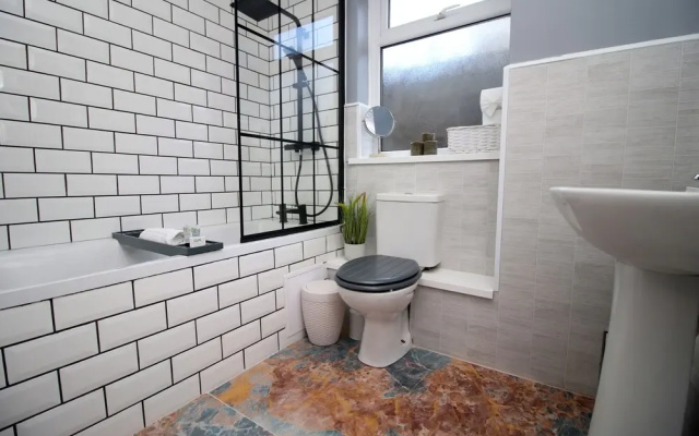 Junctions Way by Tŷ SA - NEW 3 Bed