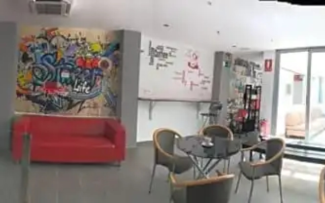 New Art Hostel - Albergue Juvenil