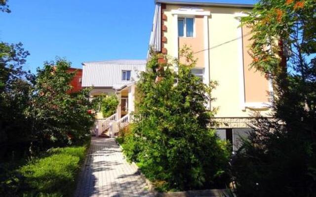 Гостиница Guest House Na Sanatornoy 2A вид на фасад