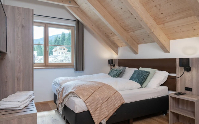 Detached Chalet w Combi Sauna, Near Ski Lift, Haus Liene