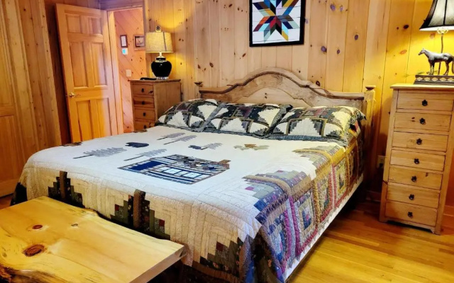 Red Wolf Cabin in Maggie Valley