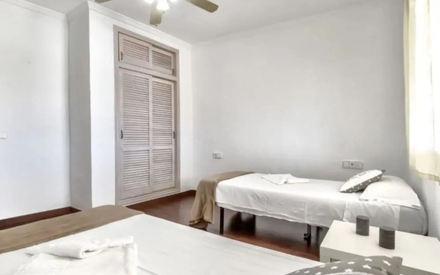 Villa - 12 Bedrooms with Pool and WiFi - 106430