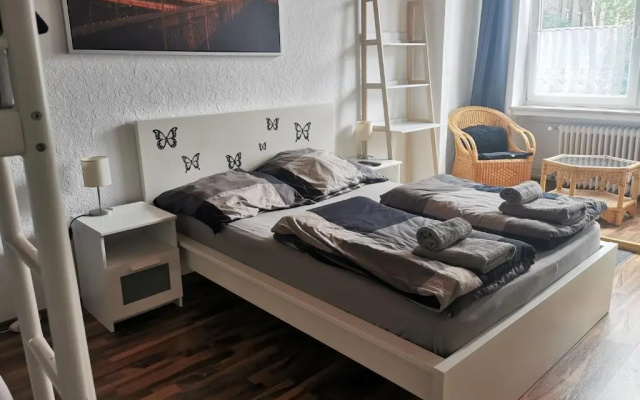 Eva's Hostel - Self Check-In & Only Private Rooms