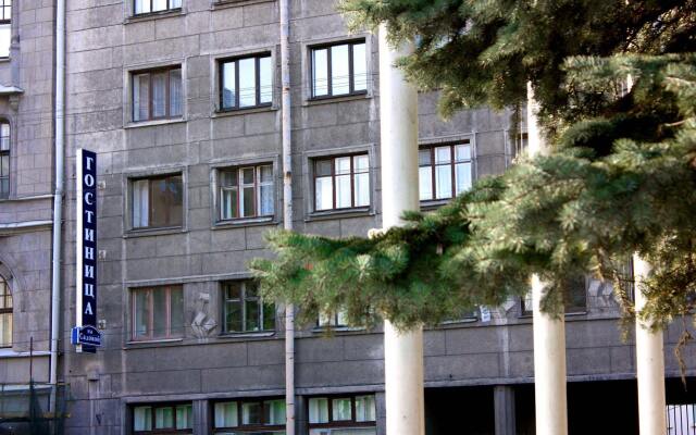 Отель Меблированные комнаты На Садовой Санкт-Петербург вид на фасад