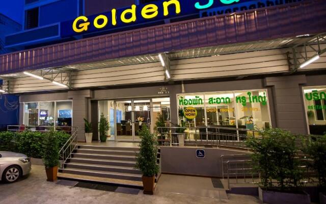 Отель Golden Jade Suvarnabhumi вид на фасад