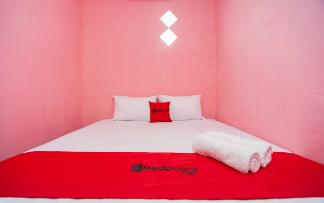 RedDoorz near Palembang Airport 1