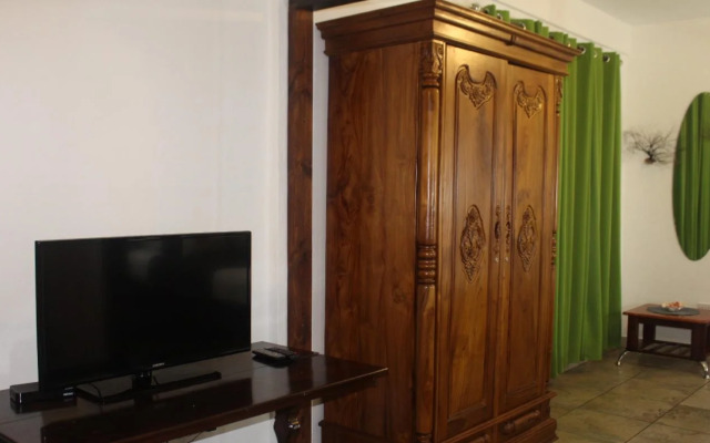 Stephna Residence