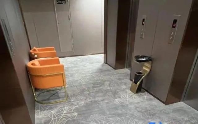 Zheyoo Collection Hotel (Baolong Plaza South Railway Station)