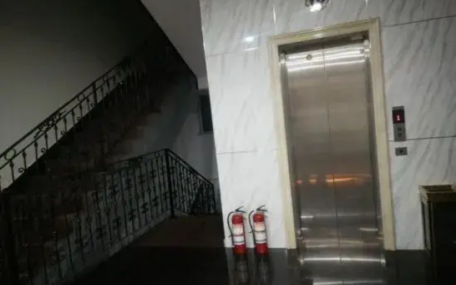 Xinle Dekaiyuan Express Hotel
