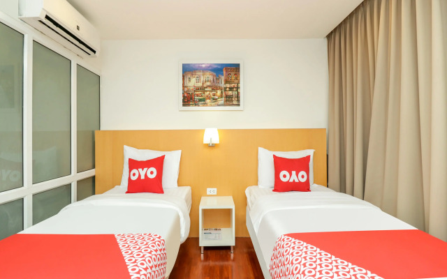 OYO 225 Premier Place Hotel