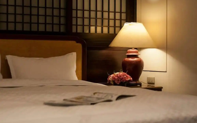 Moon Light Hotel