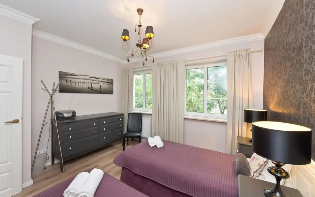 Navy Group - Old Town Apartments