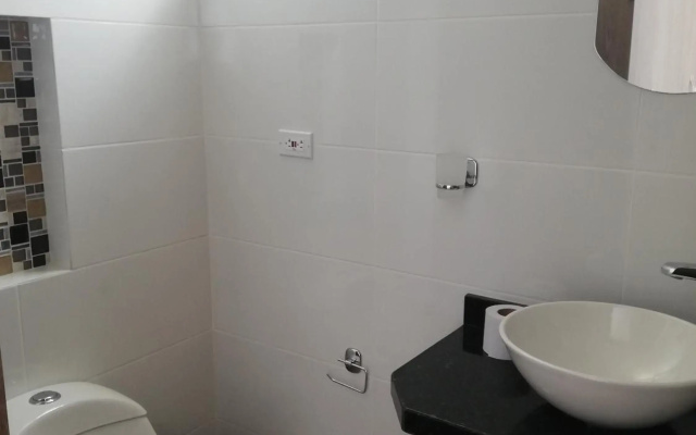 Hermoso apartamento nuevo con estacionamiento gratuito
