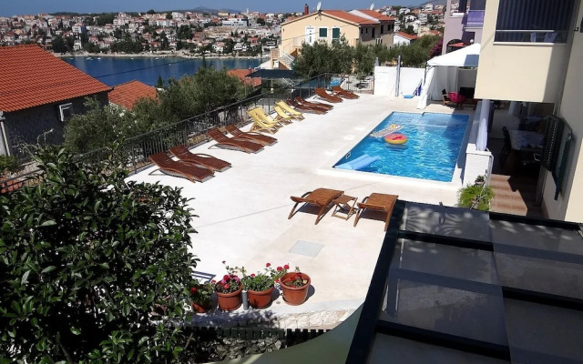 Stunning sea View Apartment With Swimming Pool and Jacuzzi a7