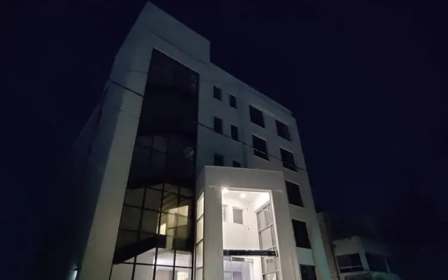 Luxury Room 44 m Near Downtown and all Services