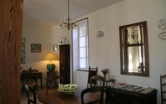 Gîte Dompierre-sur-Besbre, 4 pièces, 6 personnes - FR-1-489-112