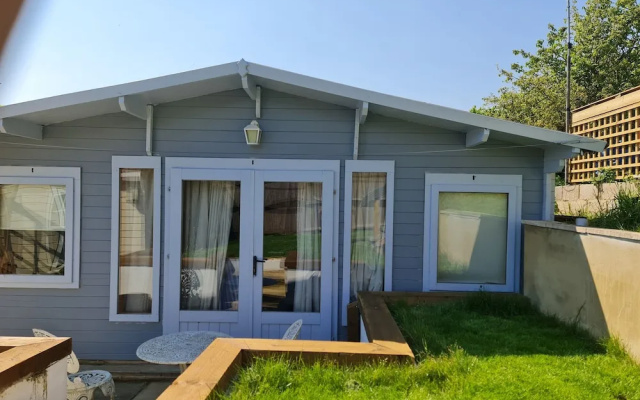 Pet Friendly Private Cabin Town Eurotunnel Beach