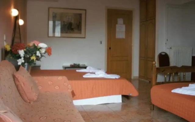 Aiolos Hotel