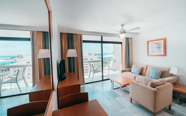 Palm Beach Club Apartment