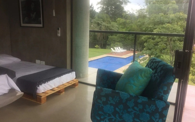 Linda chácara, aconchegante, em São Roque