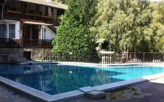 Chiflika Hotel