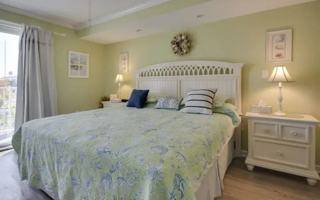 Bel Mare 103 by RedAwning