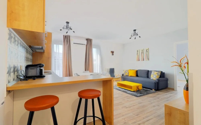 Apartment Stylish near Otopeni Airport