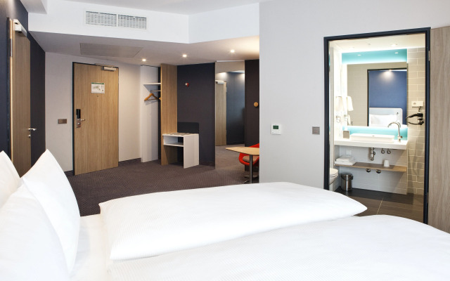 Holiday Inn Express Düsseldorf Airport by IHG