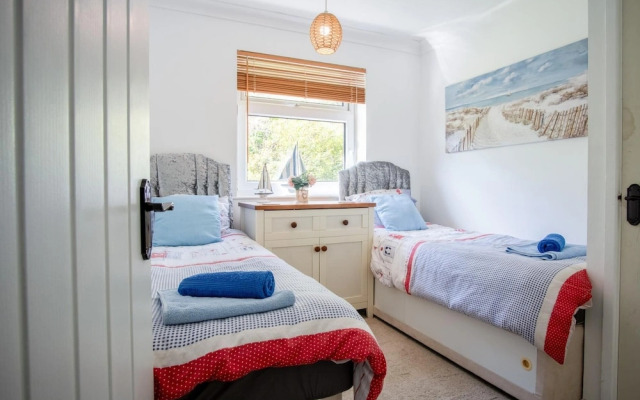 Bayview 32 - 2 Bedroom Chalet - Bayview Oxwich