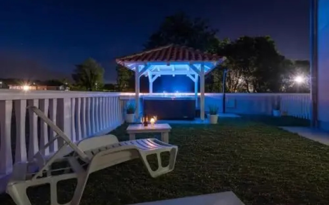Tena Apartments