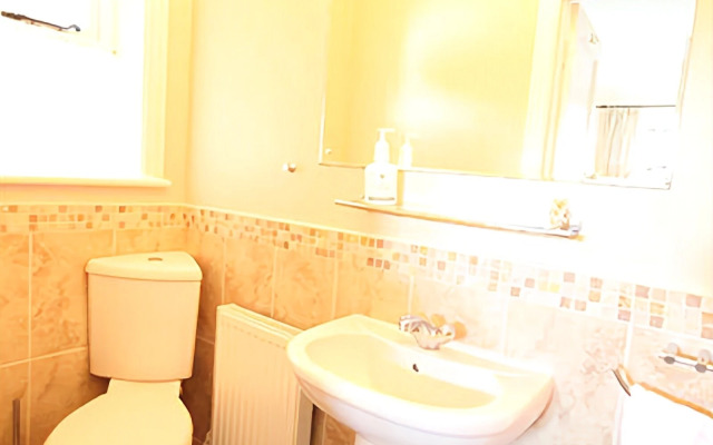 Avalon House B&B
