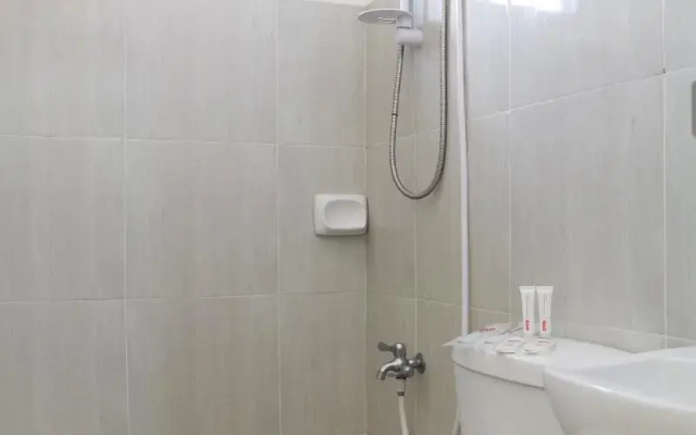 OYO 165 Circle-b Apartelle & Suites (Vaccinated Staff)