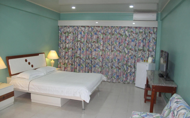 Beach Garden Manor