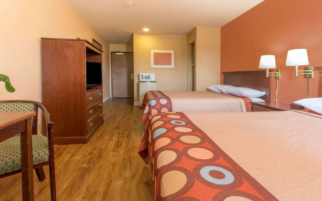 Harvest Inn, Dixon/ UC Davis.