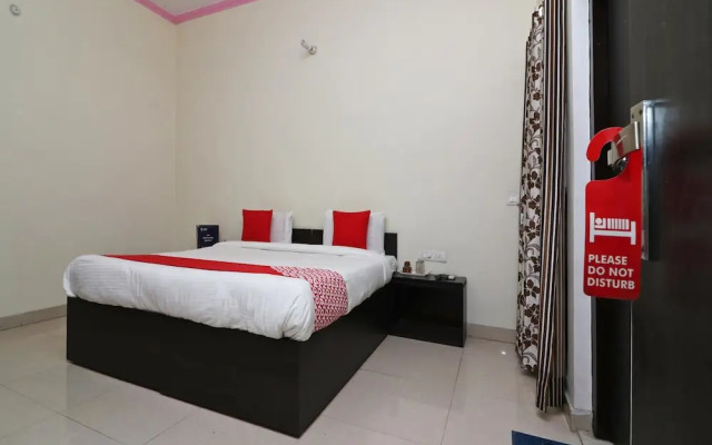OYO 14161 Hotel ASDR