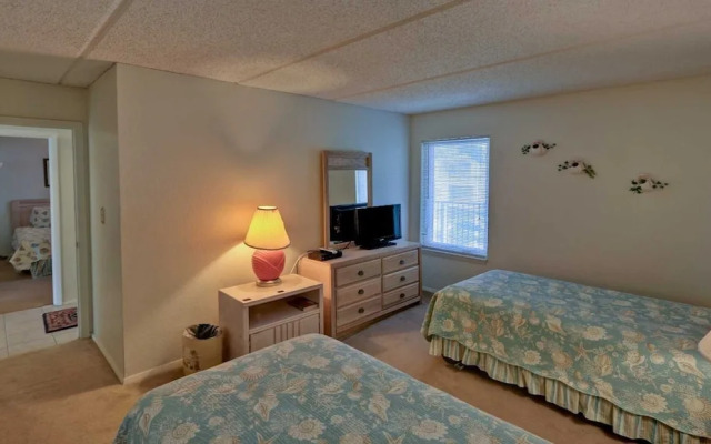Seville 603 Minium 3 Bedroom Condo by RedAwning