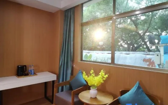 South East Bay Hotel (Huizhou West Lake Pedestrian Street)