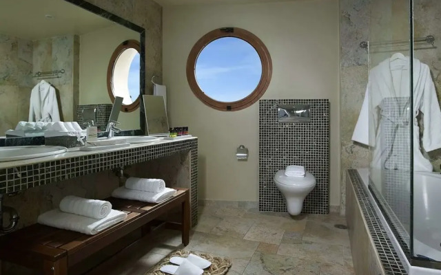 Villa in Agia Pelagia With Pool & Sea Views