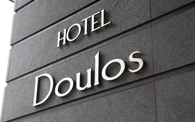 Doulos Hotel вид на фасад