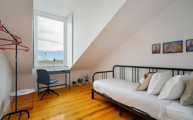 Riverside View 2-Bed For Remote Workers & Digital Nomads