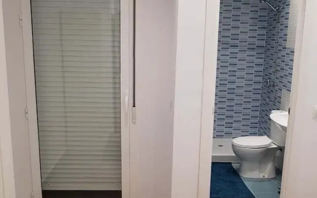 Отель Boliches apartment in first line Испания, Фуэнхирола - отзывы, цены и фото номеров - забронировать отель Boliches apartment in first line онлайн вид на фасад