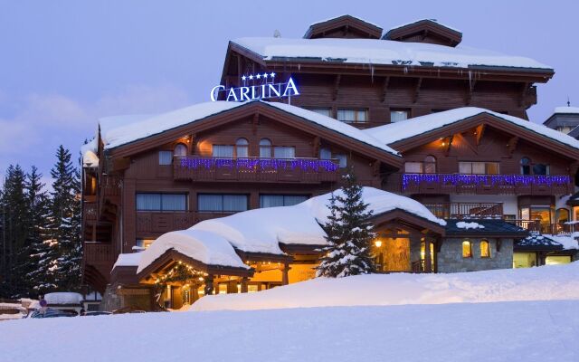 Hotel Carlina Courchevel вид на фасад